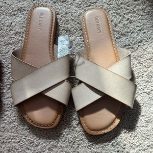 New Size 8 Pair of Old Navy Sandals